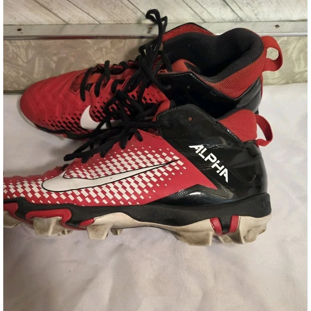 Nike Alpha Menace Pro 2 Mid Men's Size 10.5 Red Black Football Cleats AQ3209-601